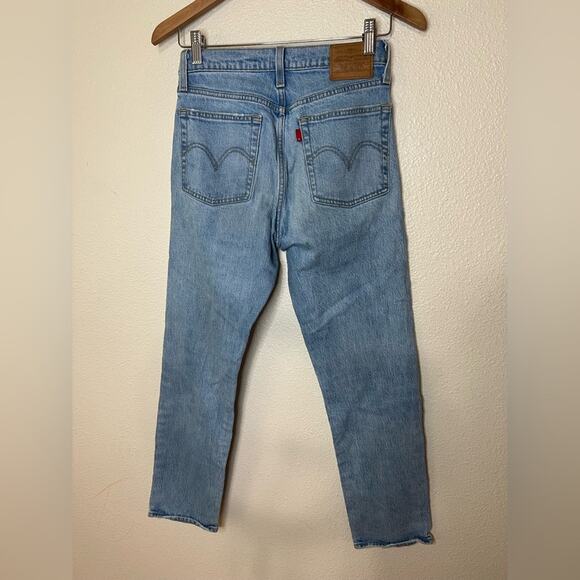 Levi’s Premium Blue Distressed Wedgie Straight Leg Button Fly Jeans 25 - Picture 4 of 8